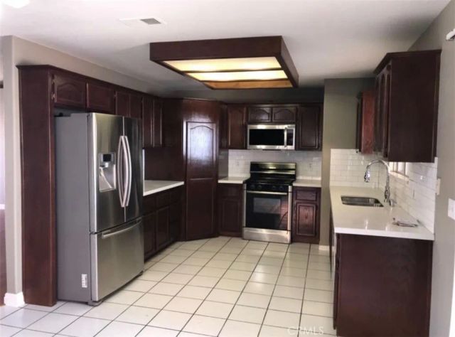 12422 San Ysidro, Victorville, CA 92392