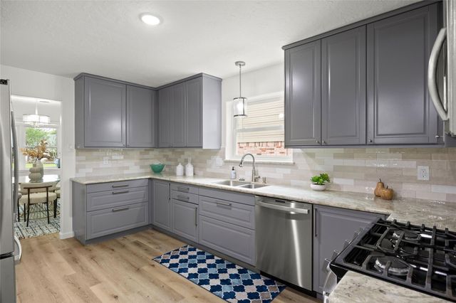 1911 Acacia Street, League City, TX 77573