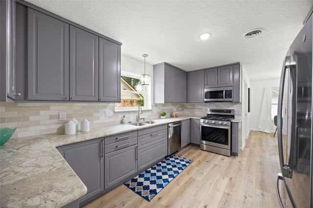 1911 Acacia Street, League City, TX 77573