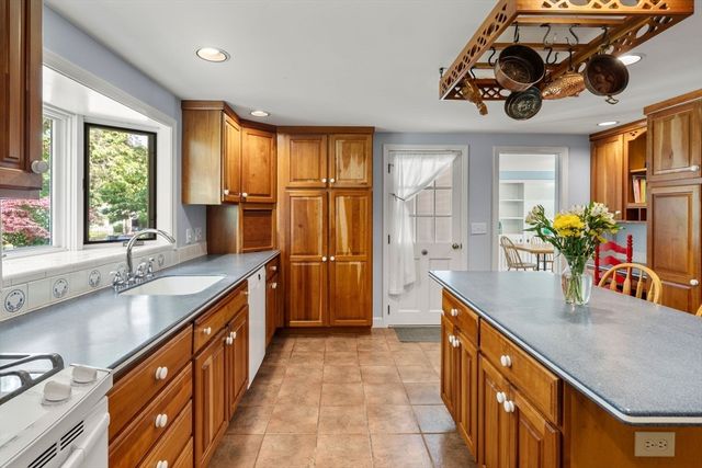 68 Chippingstone Road, Chatham, MA 02633