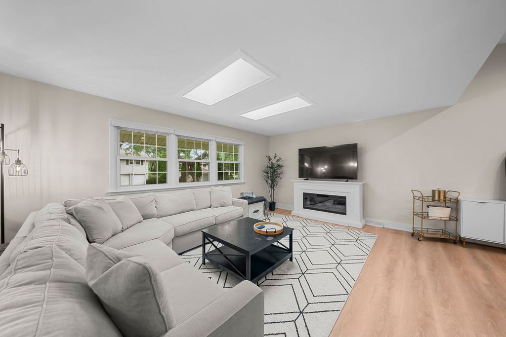 907 E Schirra Drive, Palatine, IL 60074 — photo 5