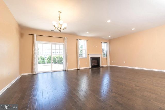 3 CANNON DR, Pennington, NJ 08534