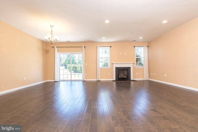 3 CANNON DR, Pennington, NJ 08534