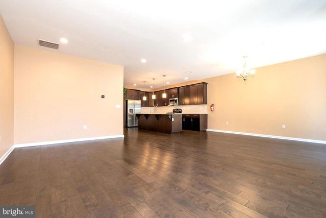 3 CANNON DR, Pennington, NJ 08534