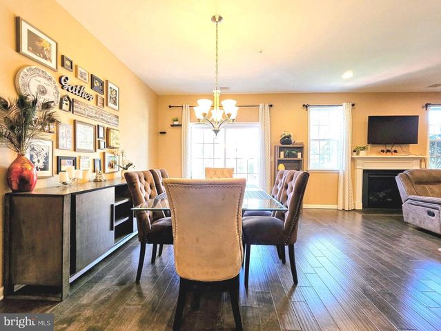 3 CANNON DR, Pennington, NJ 08534
