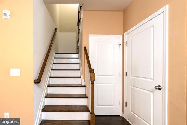 3 CANNON DR, Pennington, NJ 08534