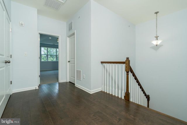 3 CANNON DR, Pennington, NJ 08534