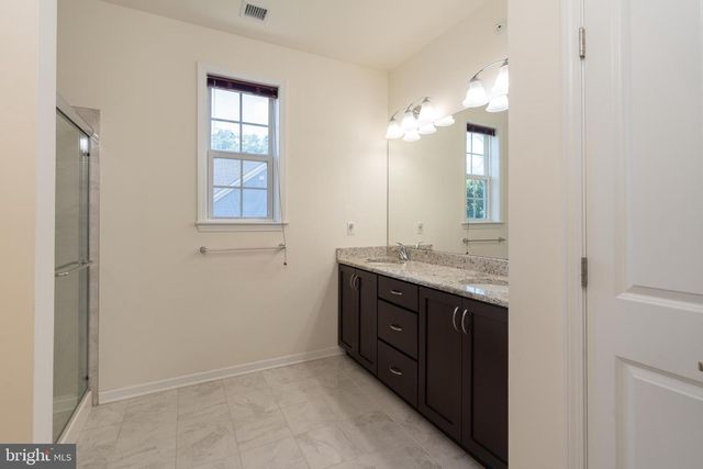 3 CANNON DR, Pennington, NJ 08534