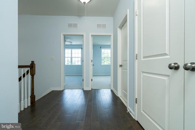 3 CANNON DR, Pennington, NJ 08534