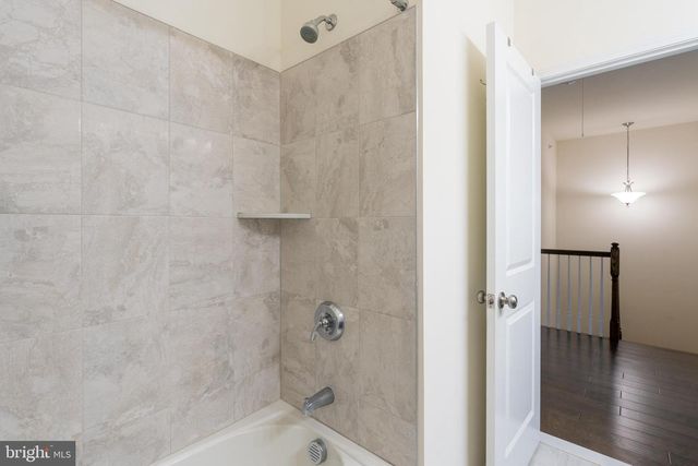 3 CANNON DR, Pennington, NJ 08534