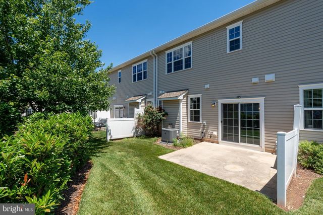 3 CANNON DR, Pennington, NJ 08534