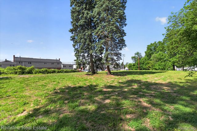 8304 Lanewood Street, Westland, MI 48185