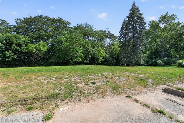 8304 Lanewood Street, Westland, MI 48185