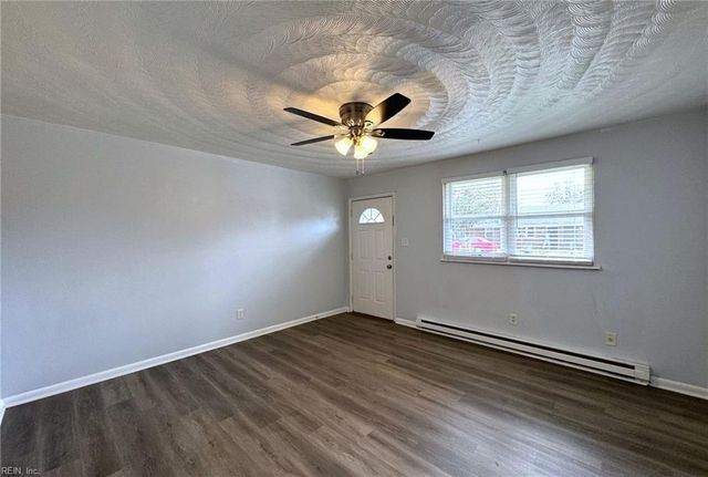 2008 Plow LN, Chesapeake, VA 23325