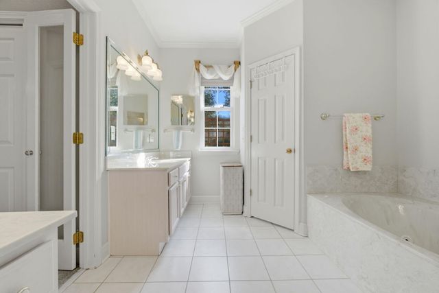 3166 Calle De Cortez, Navarre, FL 32566