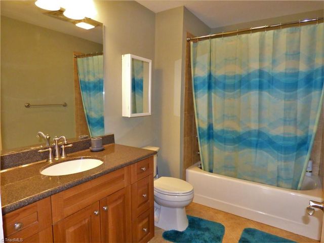 836 Oak Street 301, Winston-salem, NC 27101