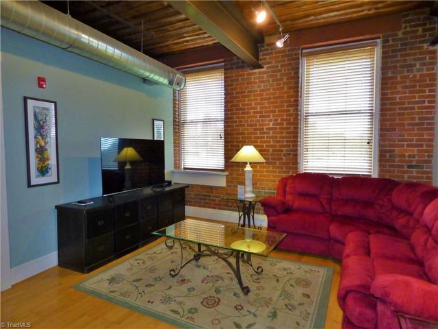 836 Oak Street 301, Winston-salem, NC 27101