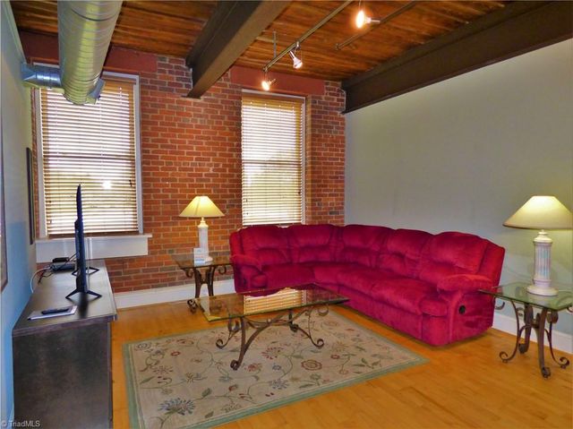 836 Oak Street 301, Winston-salem, NC 27101