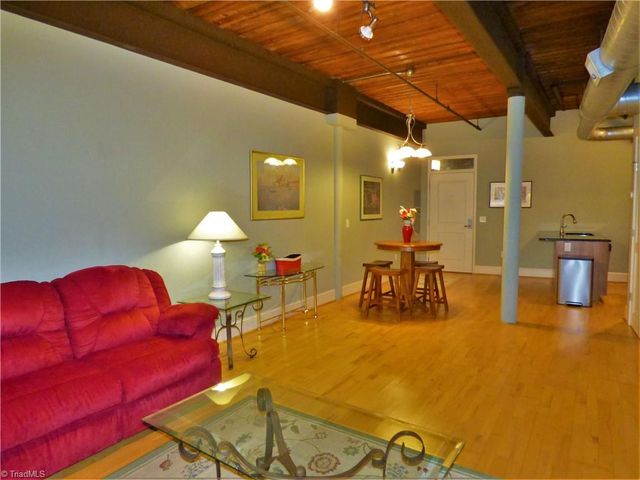 836 Oak Street 301, Winston-salem, NC 27101