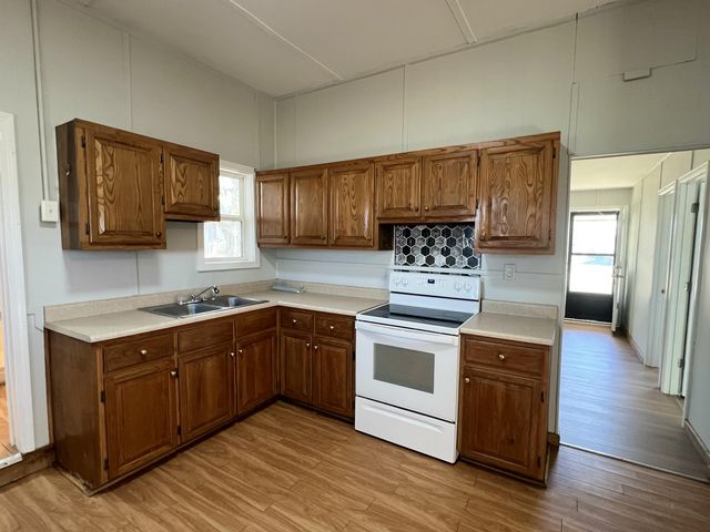 420 E Cumberland Avenue, Jamestown, KY 42629