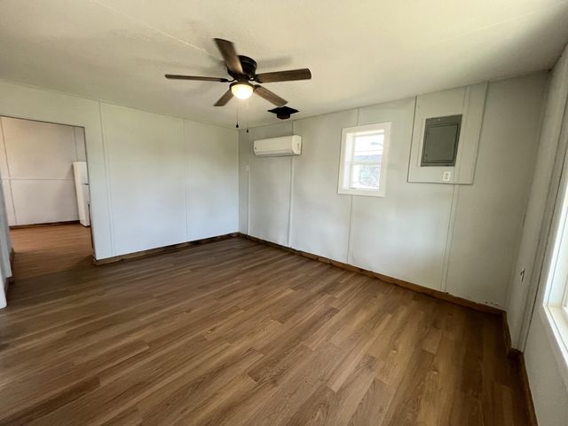 420 E Cumberland Avenue, Jamestown, KY 42629