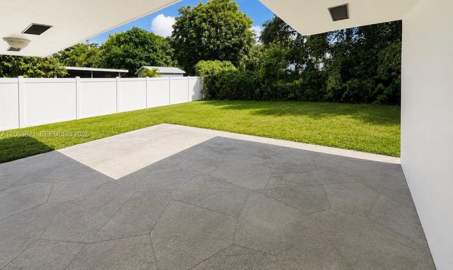 1141 NE 166th St, North Miami Beach, FL 33162