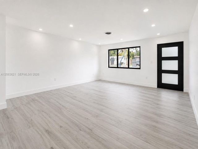 1141 NE 166th St, North Miami Beach, FL 33162