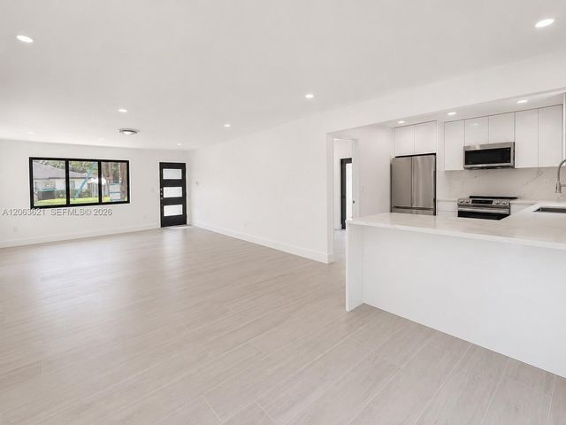 1141 NE 166th St, North Miami Beach, FL 33162
