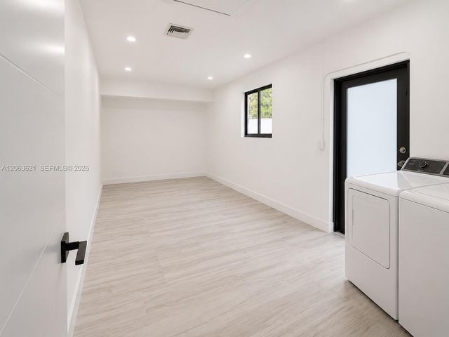 1141 NE 166th St, North Miami Beach, FL 33162