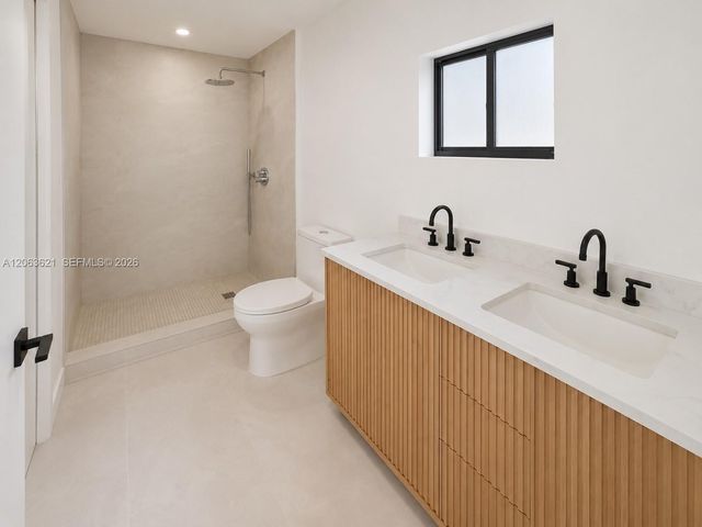 1141 NE 166th St, North Miami Beach, FL 33162