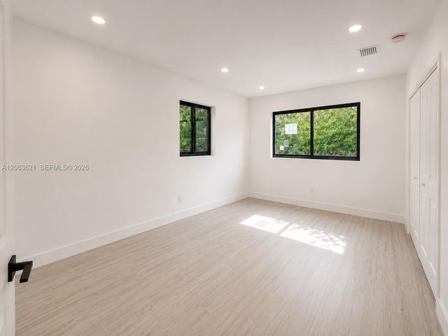 1141 NE 166th St, North Miami Beach, FL 33162