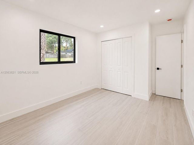 1141 NE 166th St, North Miami Beach, FL 33162