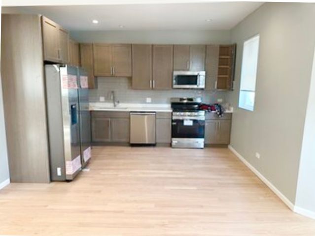 3404 N Lavergne Avenue 2F, Chicago, IL 60641