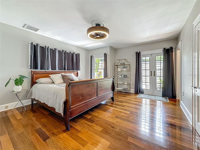 231 15TH AVENUE NE, St Petersburg, FL 33704