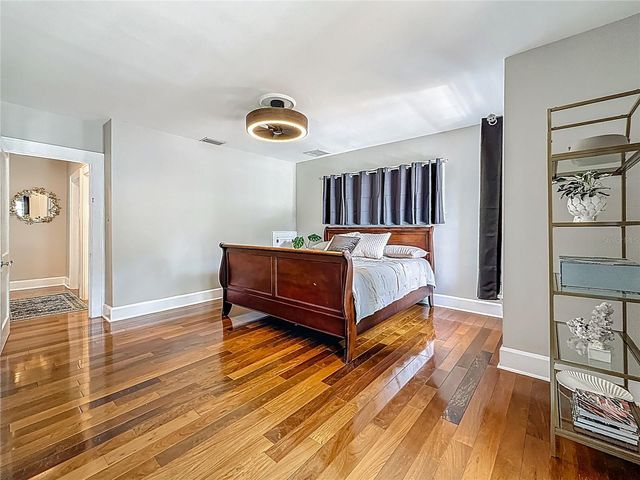 231 15TH AVENUE NE, St Petersburg, FL 33704