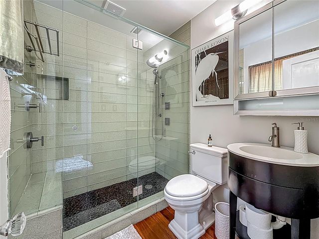 231 15TH AVENUE NE, St Petersburg, FL 33704