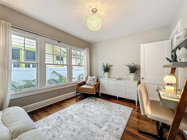 231 15TH AVENUE NE, St Petersburg, FL 33704