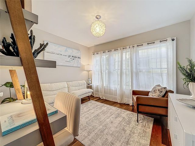 231 15TH AVENUE NE, St Petersburg, FL 33704