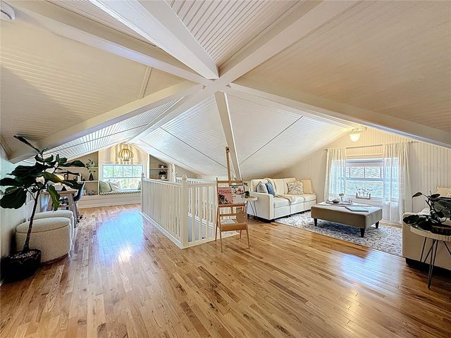 231 15TH AVENUE NE, St Petersburg, FL 33704