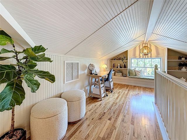 231 15TH AVENUE NE, St Petersburg, FL 33704