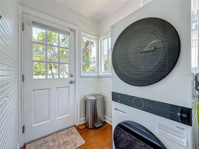 231 15TH AVENUE NE, St Petersburg, FL 33704