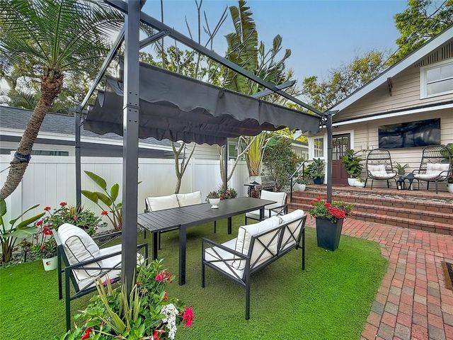 231 15TH AVENUE NE, St Petersburg, FL 33704