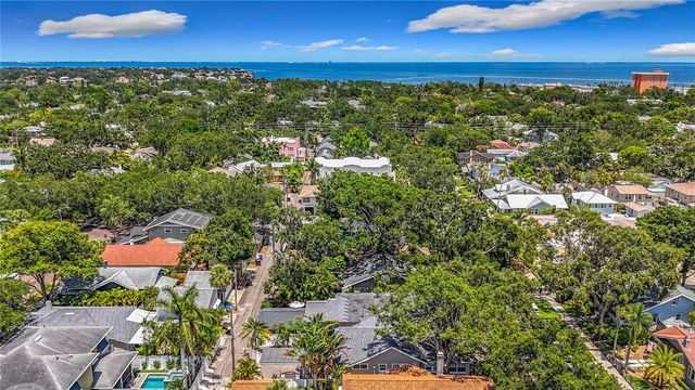 231 15TH AVENUE NE, St Petersburg, FL 33704