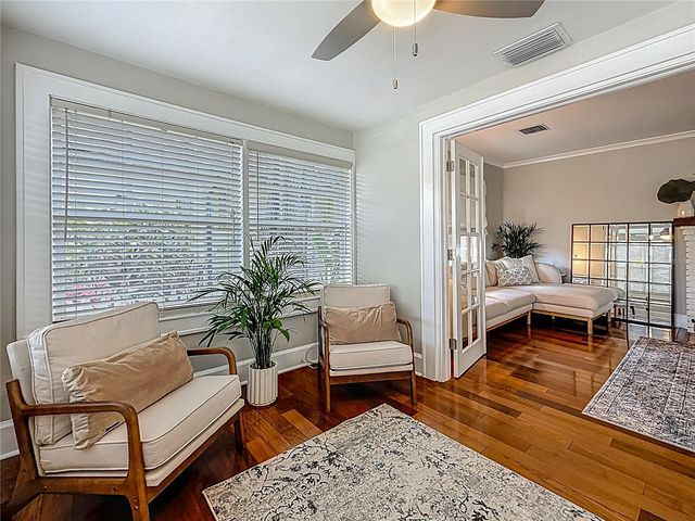 231 15TH AVENUE NE, St Petersburg, FL 33704