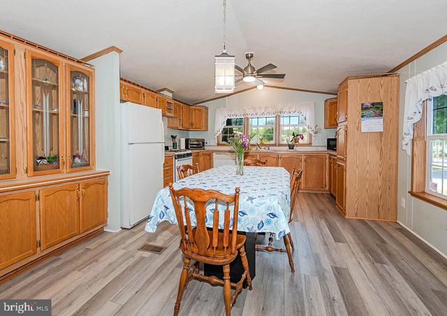8021 FAIR BREEZE DR, Severn, MD 21144