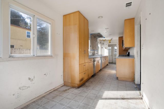 212 Winona Avenue, Pacifica, CA 94044