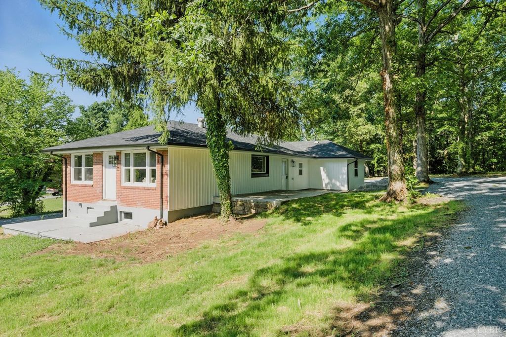 383 Winebarger Circle, Lynchburg, VA 24501