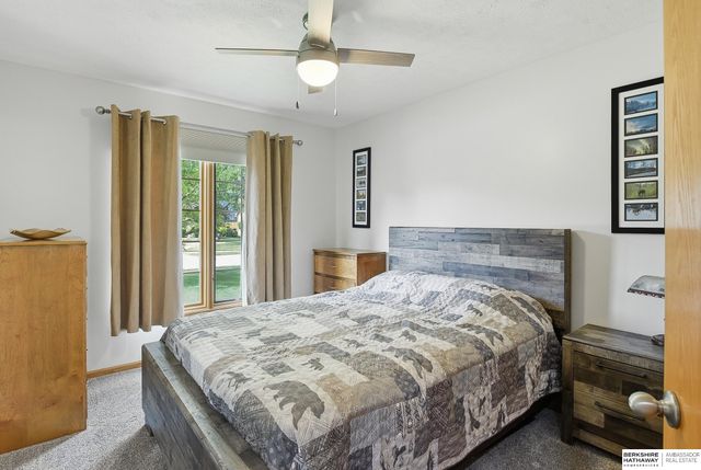 2137 Cobblestone Road, Papillion, NE 68133