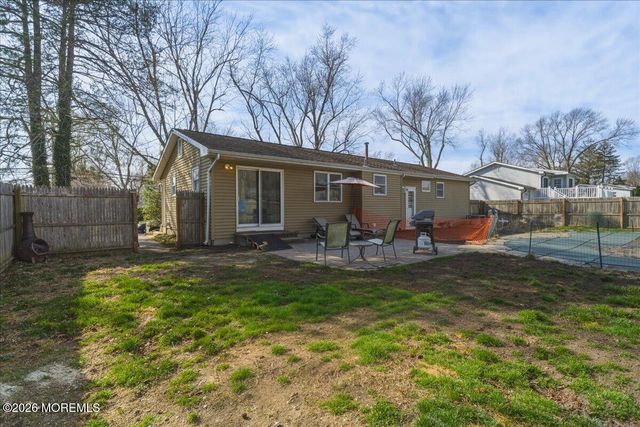 11 Neal Street, Jackson, NJ 08527