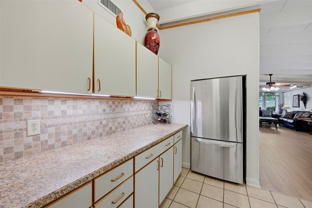 513 W Easy Street, Sherman, TX 75092